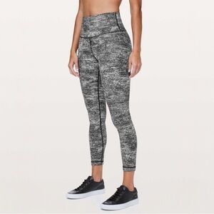 Lululemon • Wunder Under Hi-Rise 7/8 Tight 25" Rush Jacquard Black White Size 4